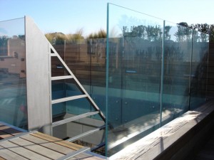 Balaustra in ferro e vetro per abitazione privata a Roma progettazione Westway Architects